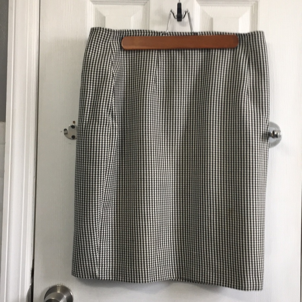 Vintage size 12 Houndstooth Print Skirt